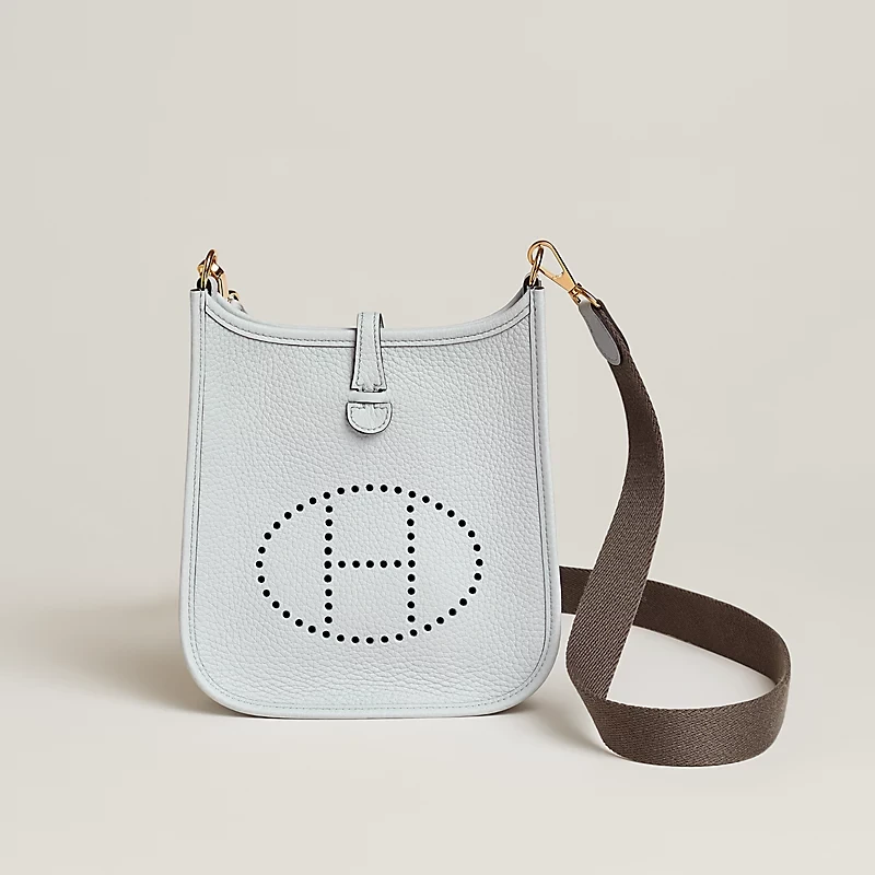 evelyne-16-amazone-백--069426CCCW-worn-1-0-0-800-800_g.webp