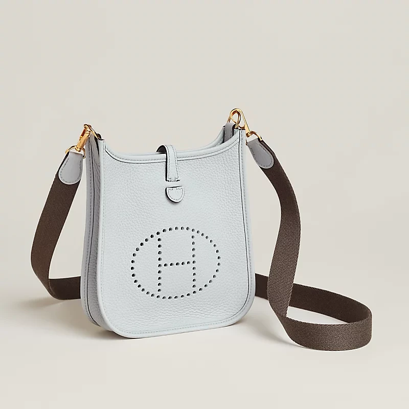 evelyne-16-amazone-백--069426CCCW-worn-3-0-0-800-800_g.webp