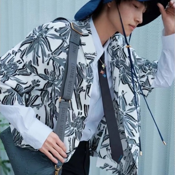 ❤루이비통 남성 블랙 반팔 셔츠 - Louis vuitton Mens Black Short sleeved T-shirts - lv513x