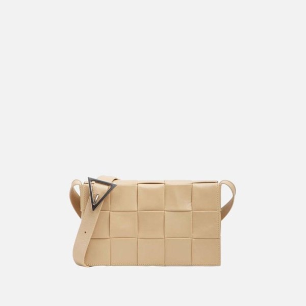 ❤보테가베네타 남성 페이퍼 카프스킨 카세트백 【매장-300만원대】 - Bottega Veneta Mens Beige Cross Bag - bv120x
