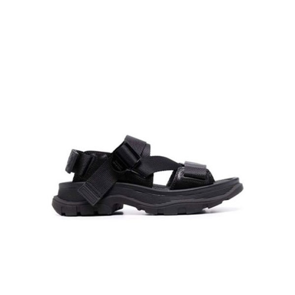 ❤알렉산더 맥퀸 남/녀 웹 스트랩 트레드 샌들【매장-110만원대】 - Alexander McQueen Unisex Black Sandals - aq01x