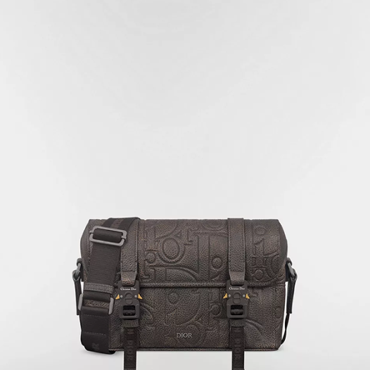 디올 남성 히트 더 로드 플랩 스트랩백 - Dior Mens Hit the Road Flap Strap Bag