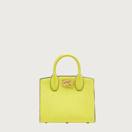 ❤페라가모 여성 간치니 버클 해머드 카프스킨 스튜디오 박스백 - Ferragamo Womens Gancini Buckle Hammered Calfskin Studio Box Bag - feb5488x