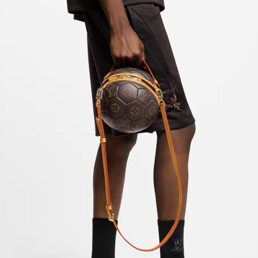 ★루이비통 남성 사커 볼 크로스백 M13894 - Louis vuitton Mens Soccer Ball Bag - lvb9314x