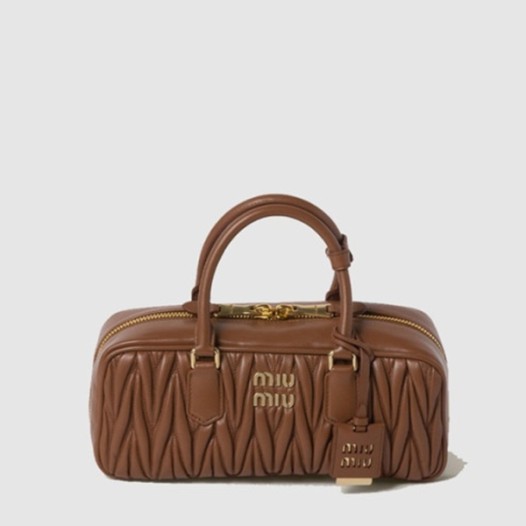 ★미우미우 여성 아르카디 마테라쎄 백 라지 - Miumiu Arcadi Matelasse Bag