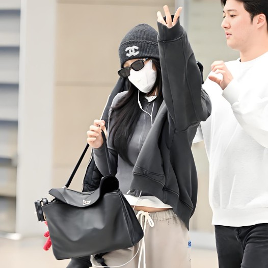발렌시아가 블랙핑크 제니 로데오 은장 핸드백 미디엄 블랙 Balenciaga Women Bag
