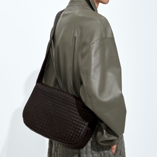보테가베네타 남성 라지 베네토 플랩 메신저 백 에스프레소 Bottega veneta Backpack